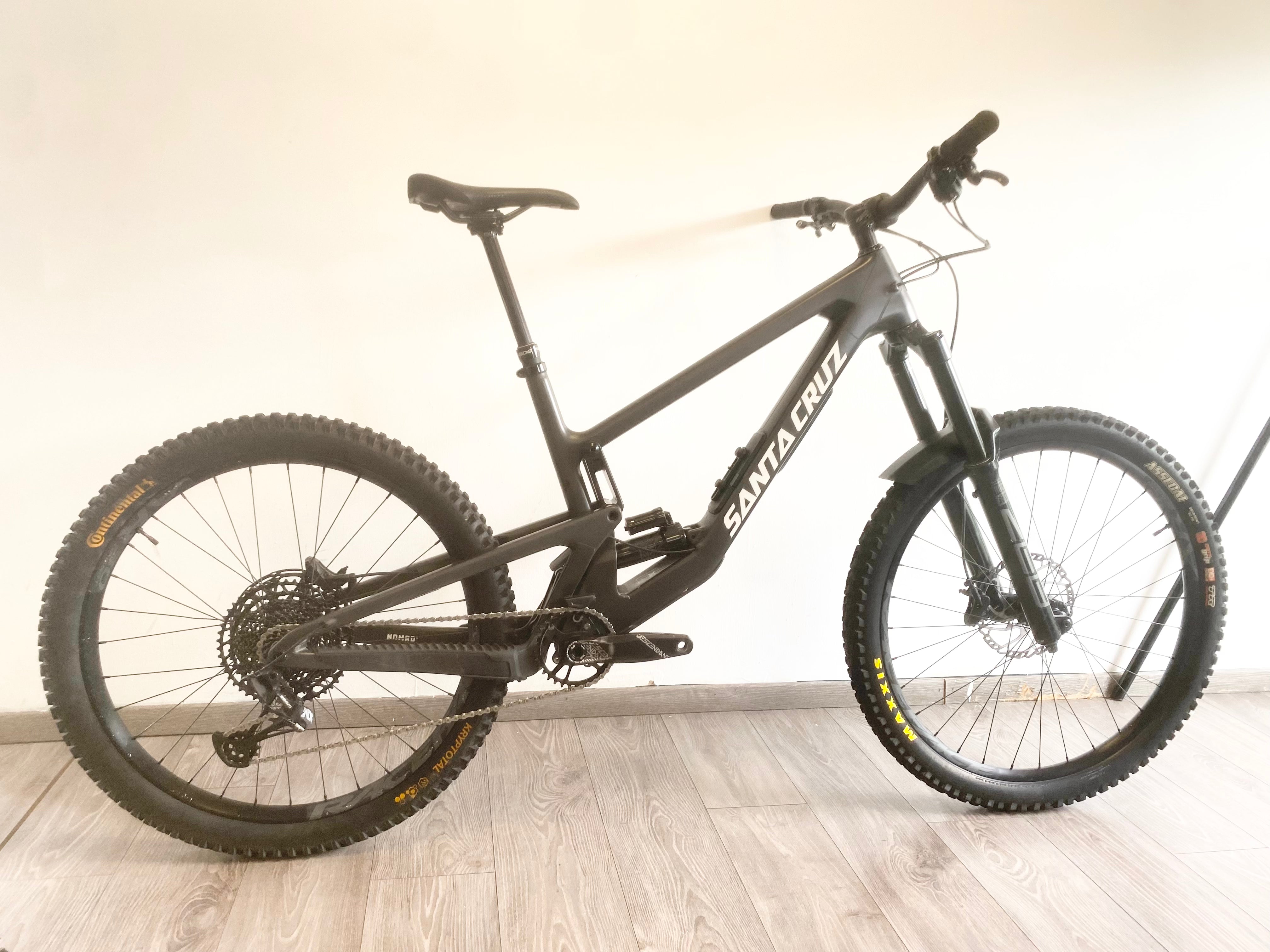 SANTA CRUZ NOMAD 6