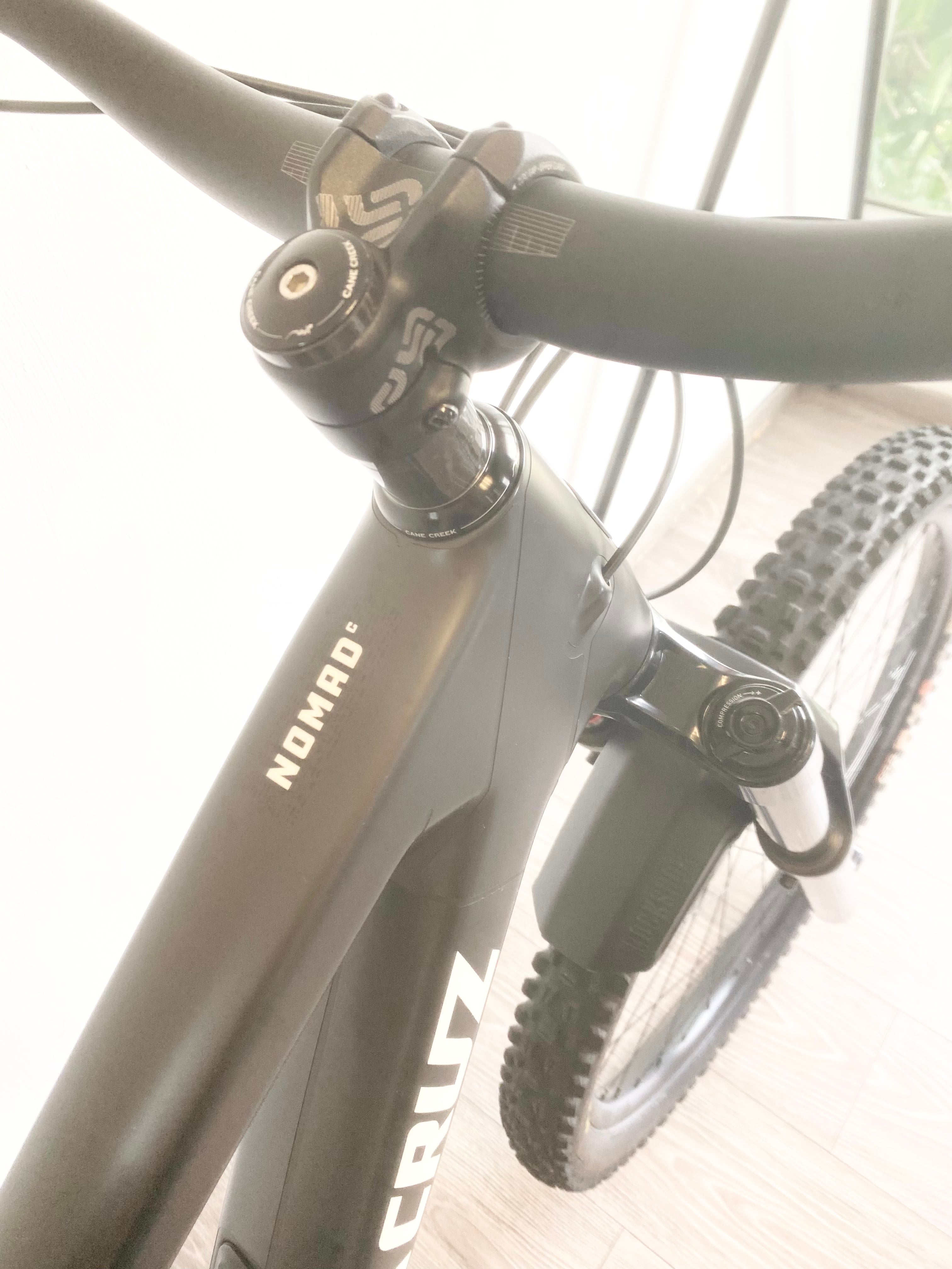 SANTA CRUZ NOMAD 6