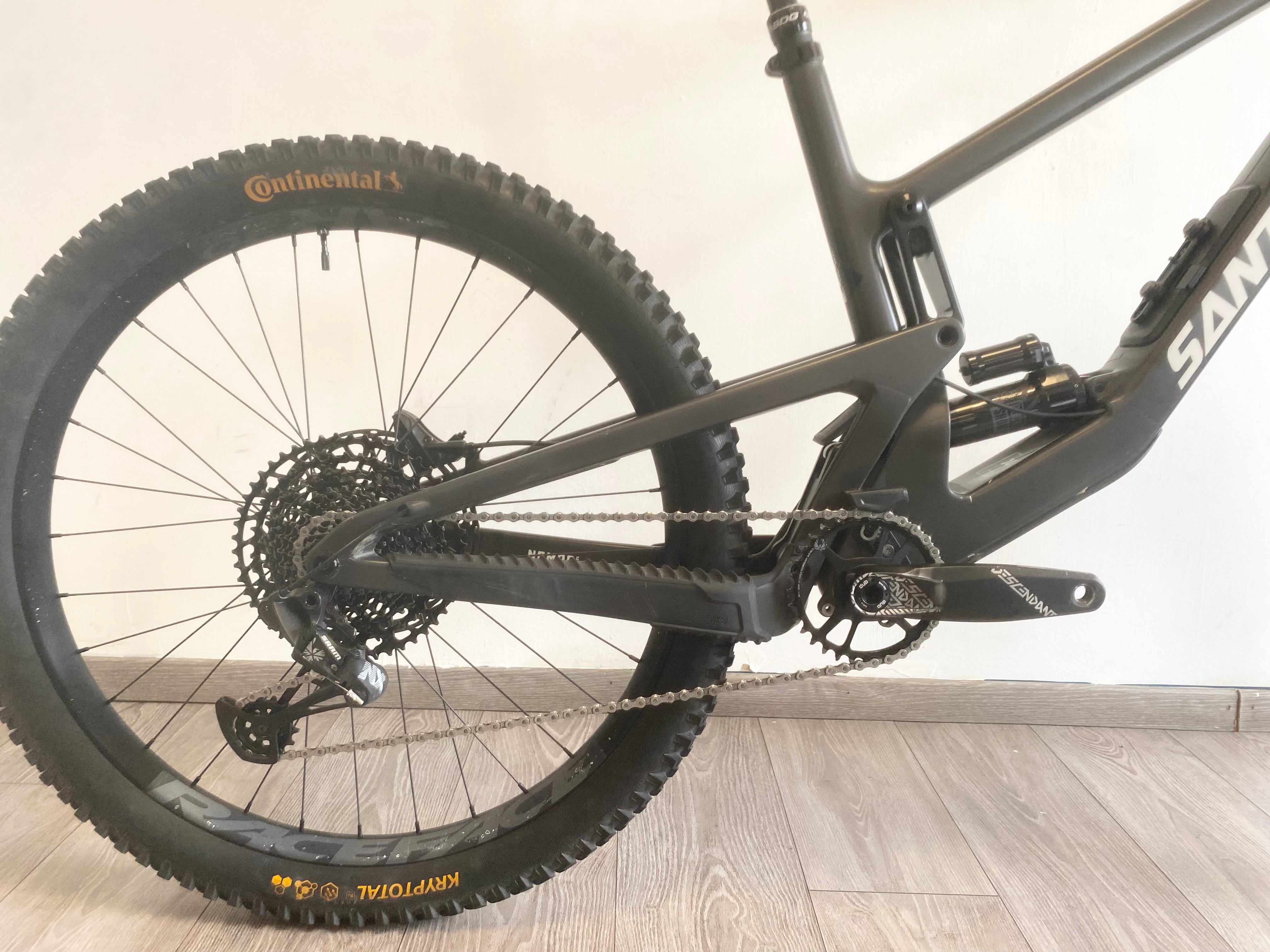 SANTA CRUZ NOMAD 6