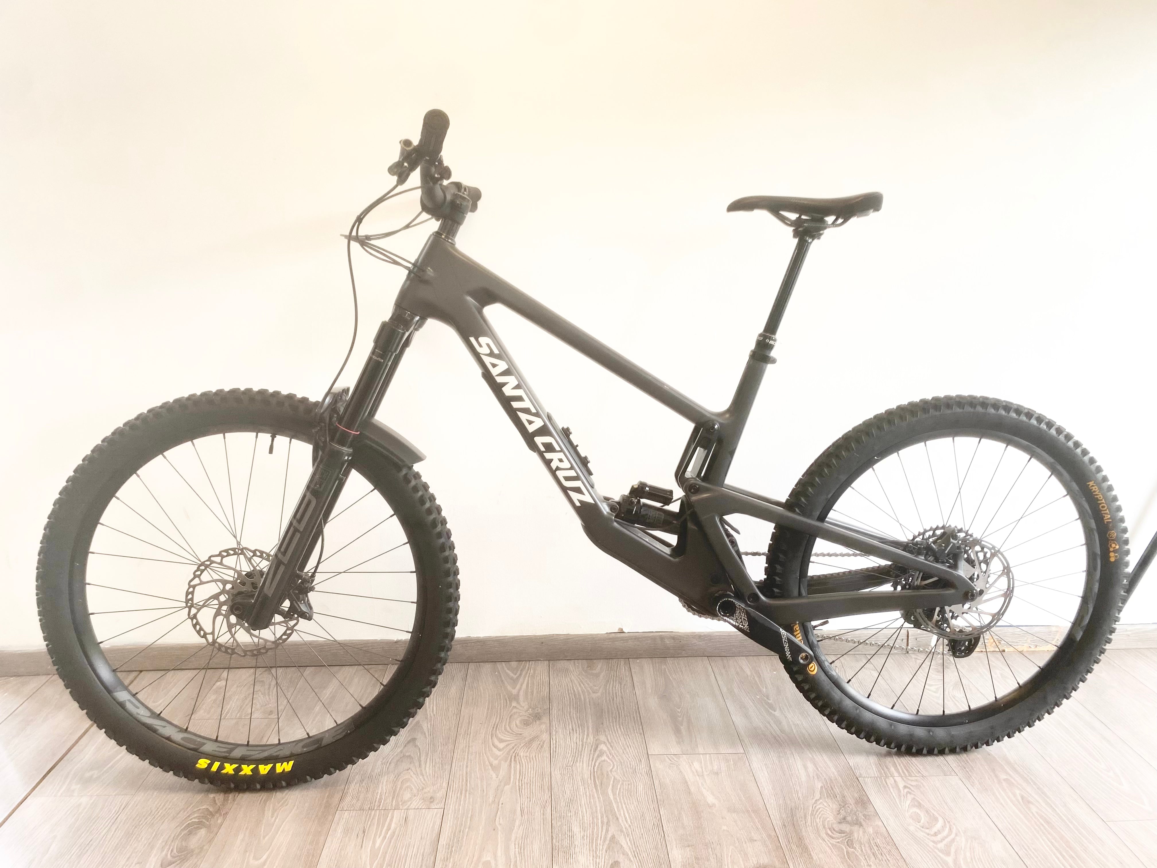 SANTA CRUZ NOMAD 6