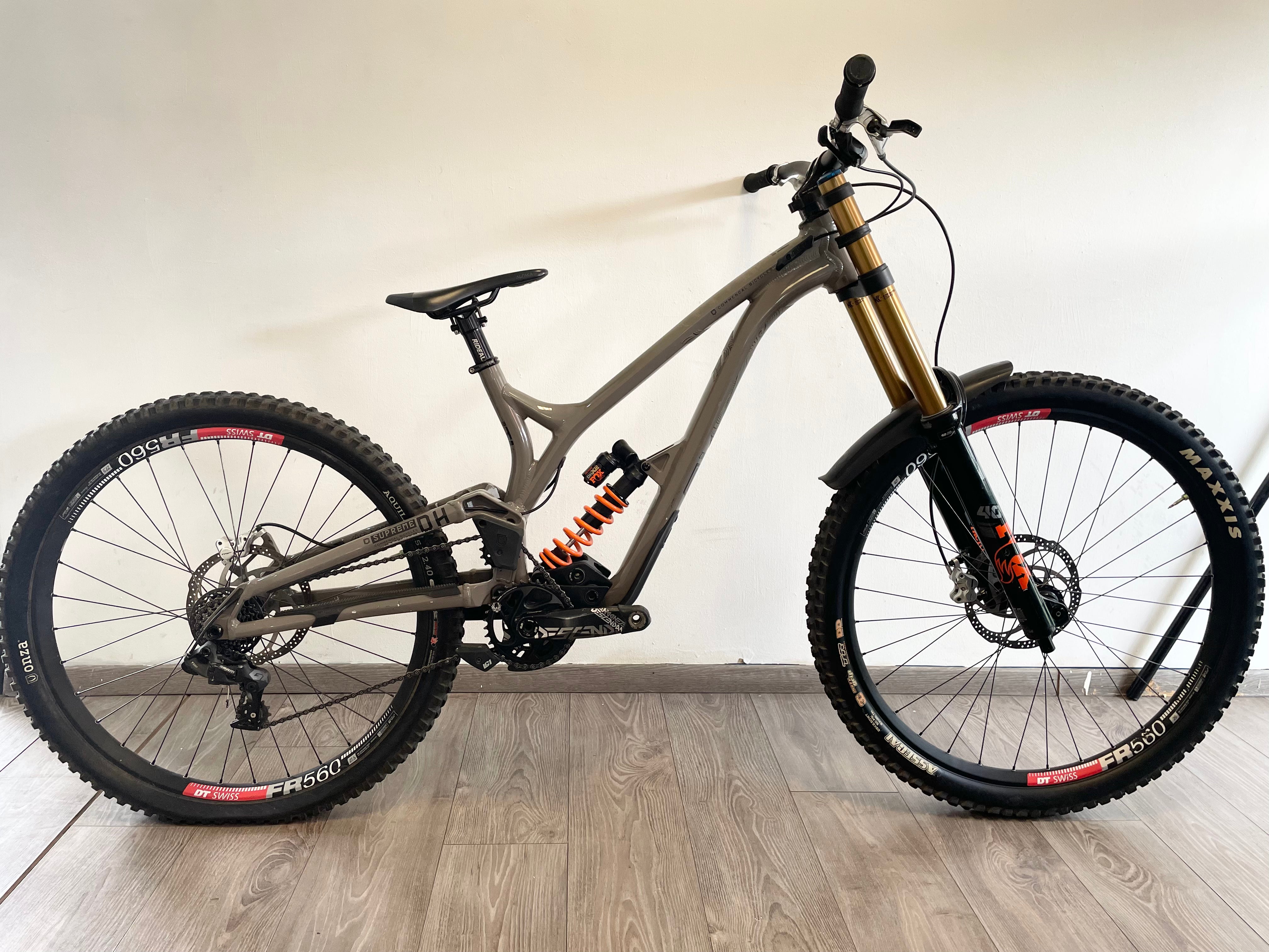 DH COMMENCAL SUPREME V4