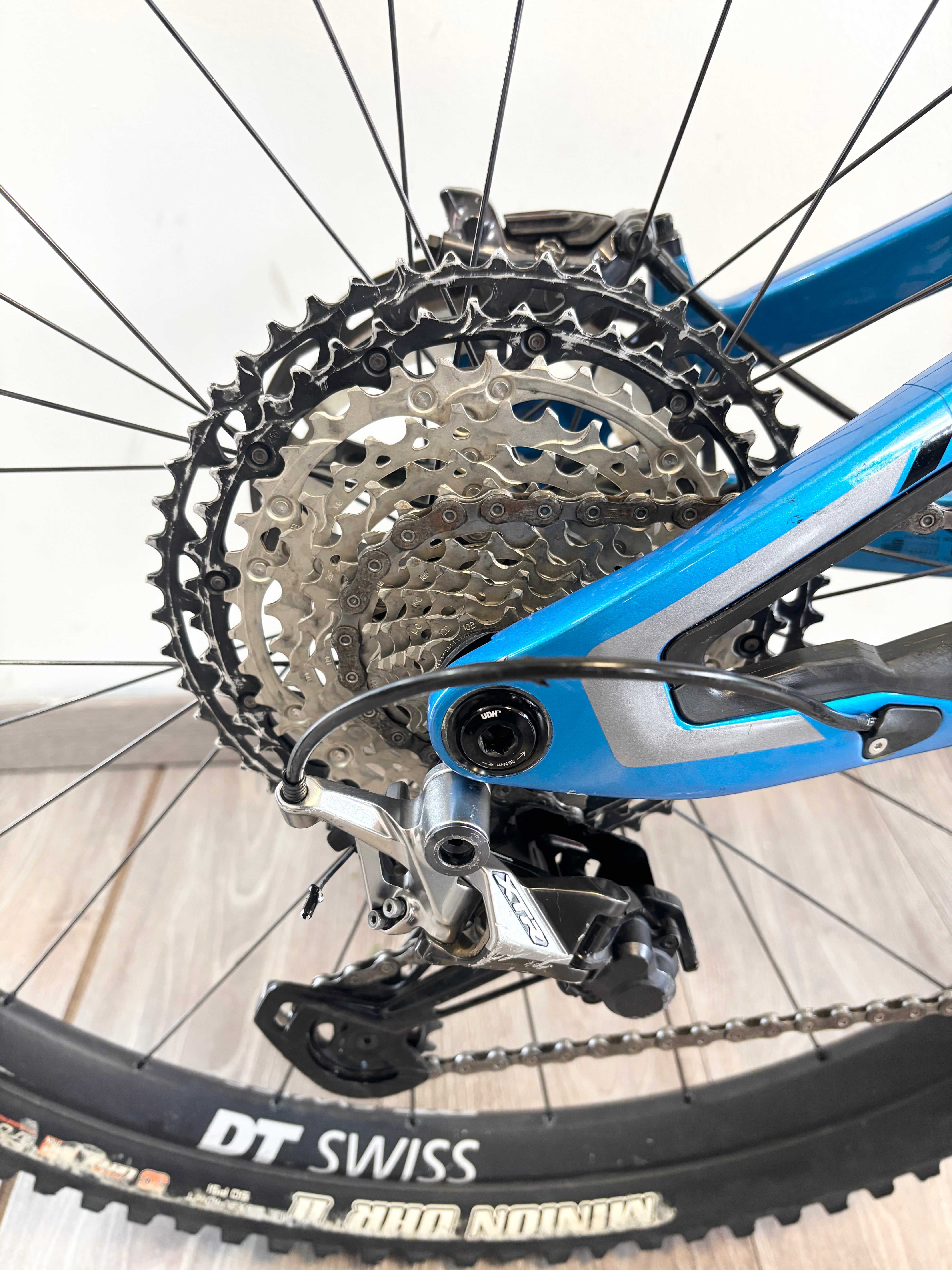 PIVOT SWITCHBLADE