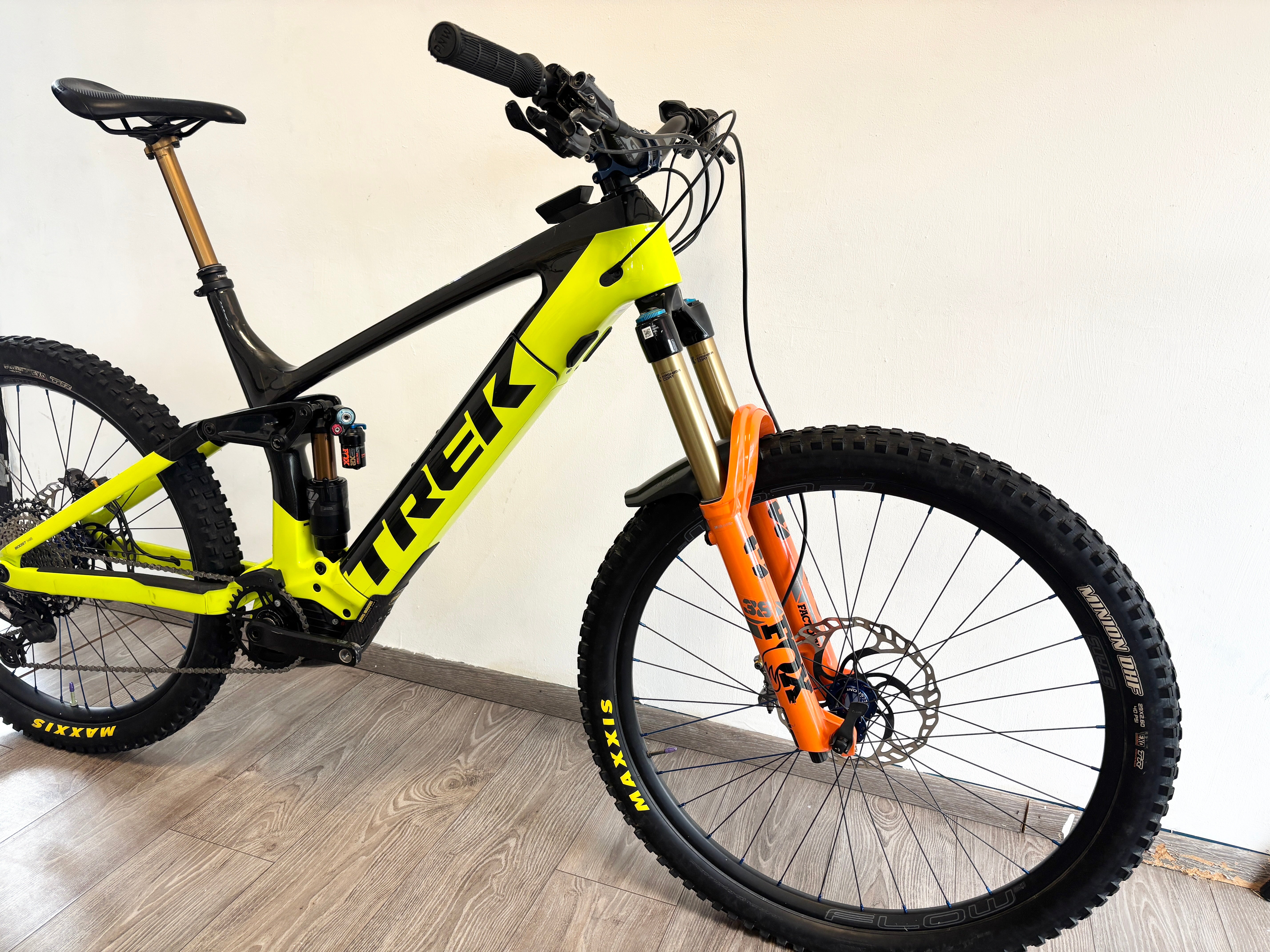 TREK RAIL 9.7