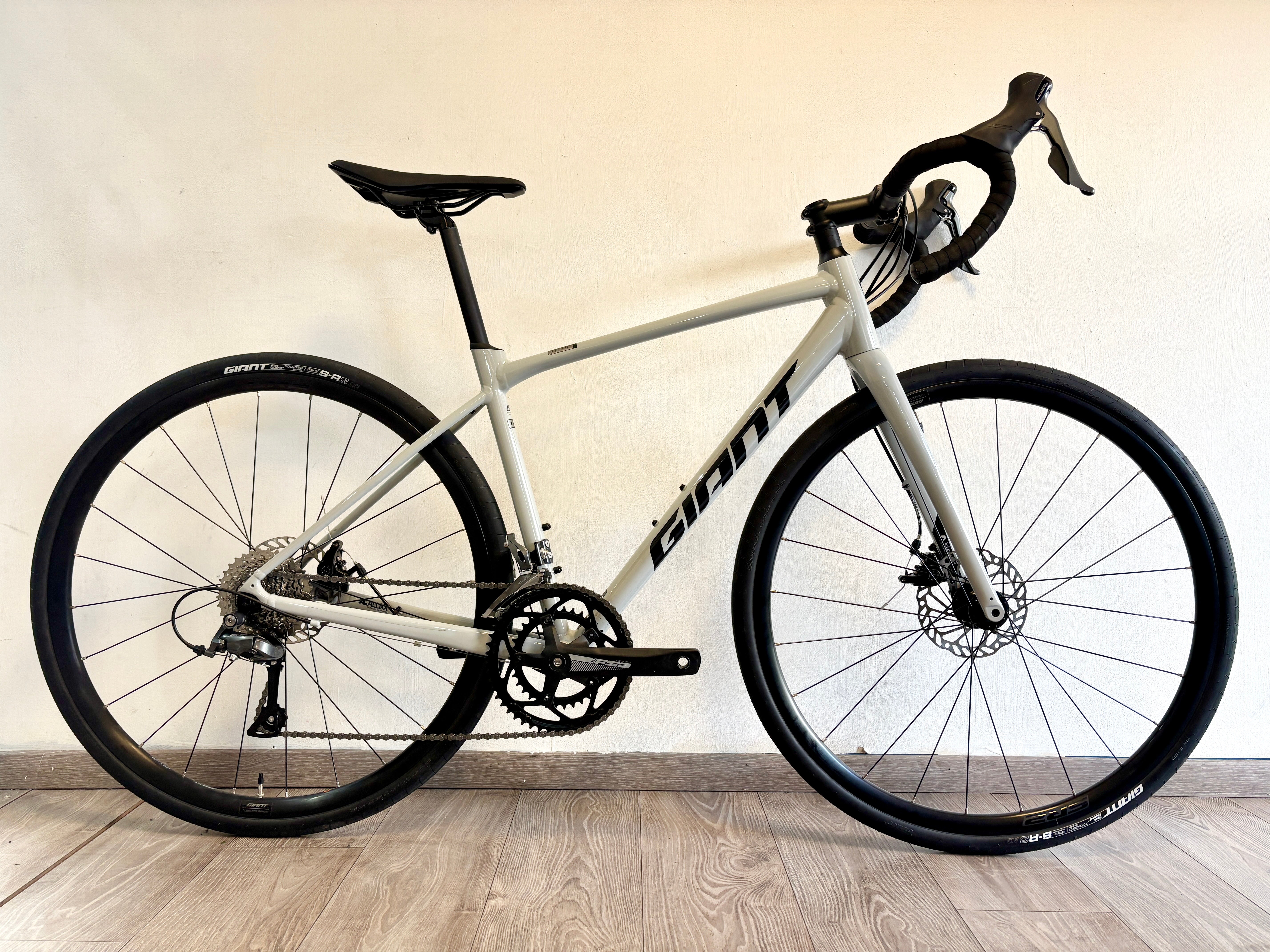 GIANT CONTEND AR4