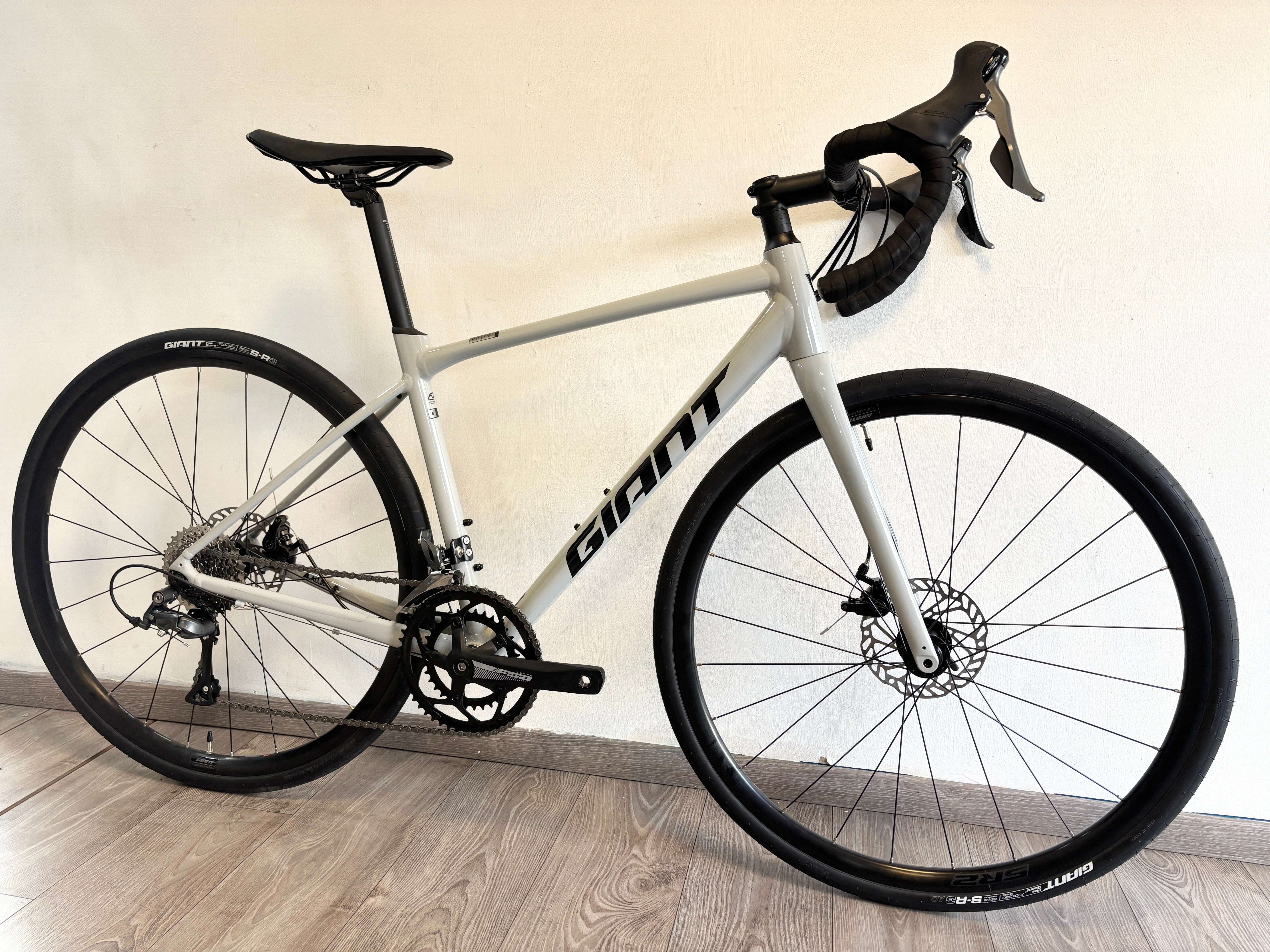 GIANT CONTEND AR4