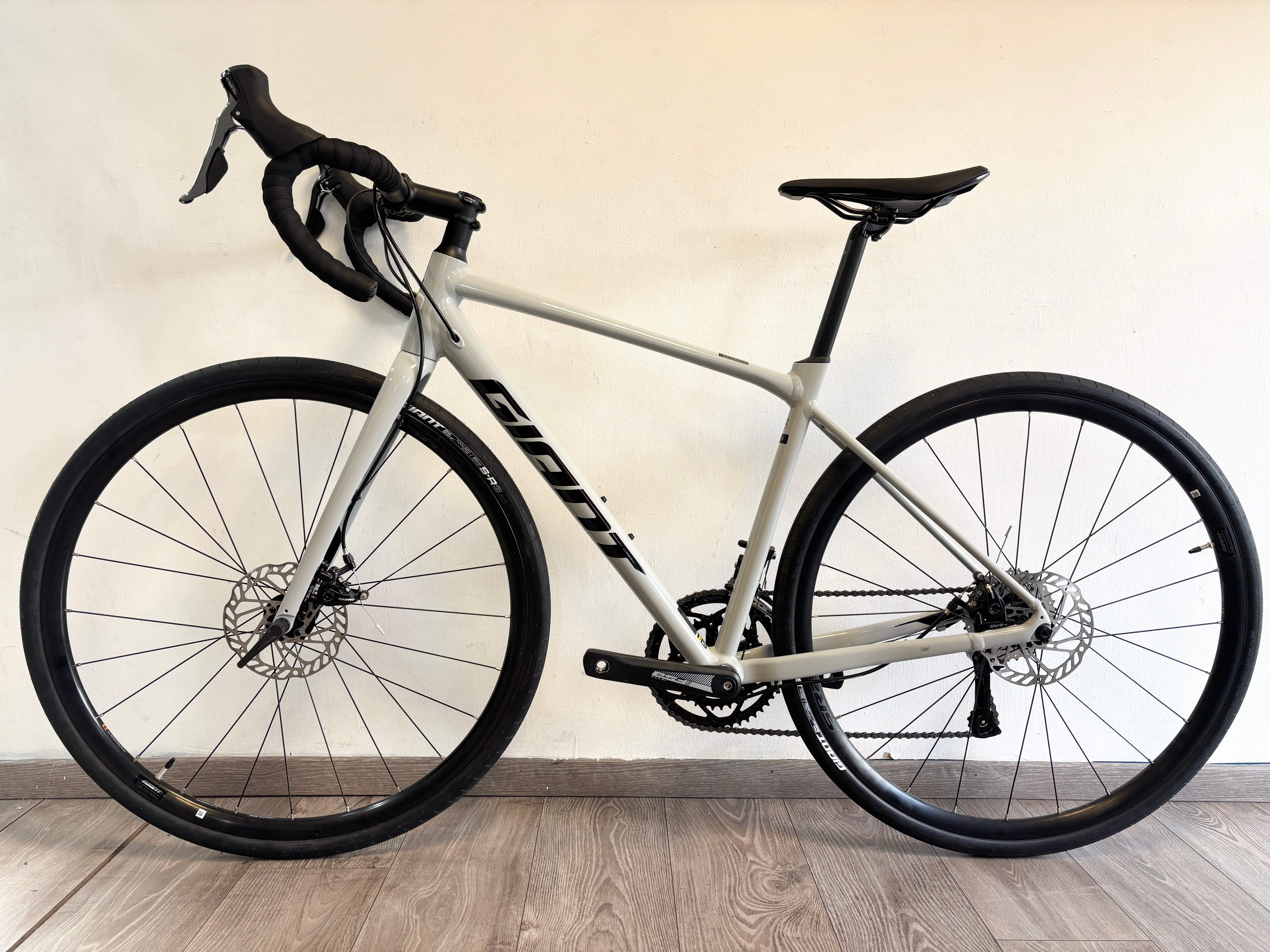GIANT CONTEND AR4
