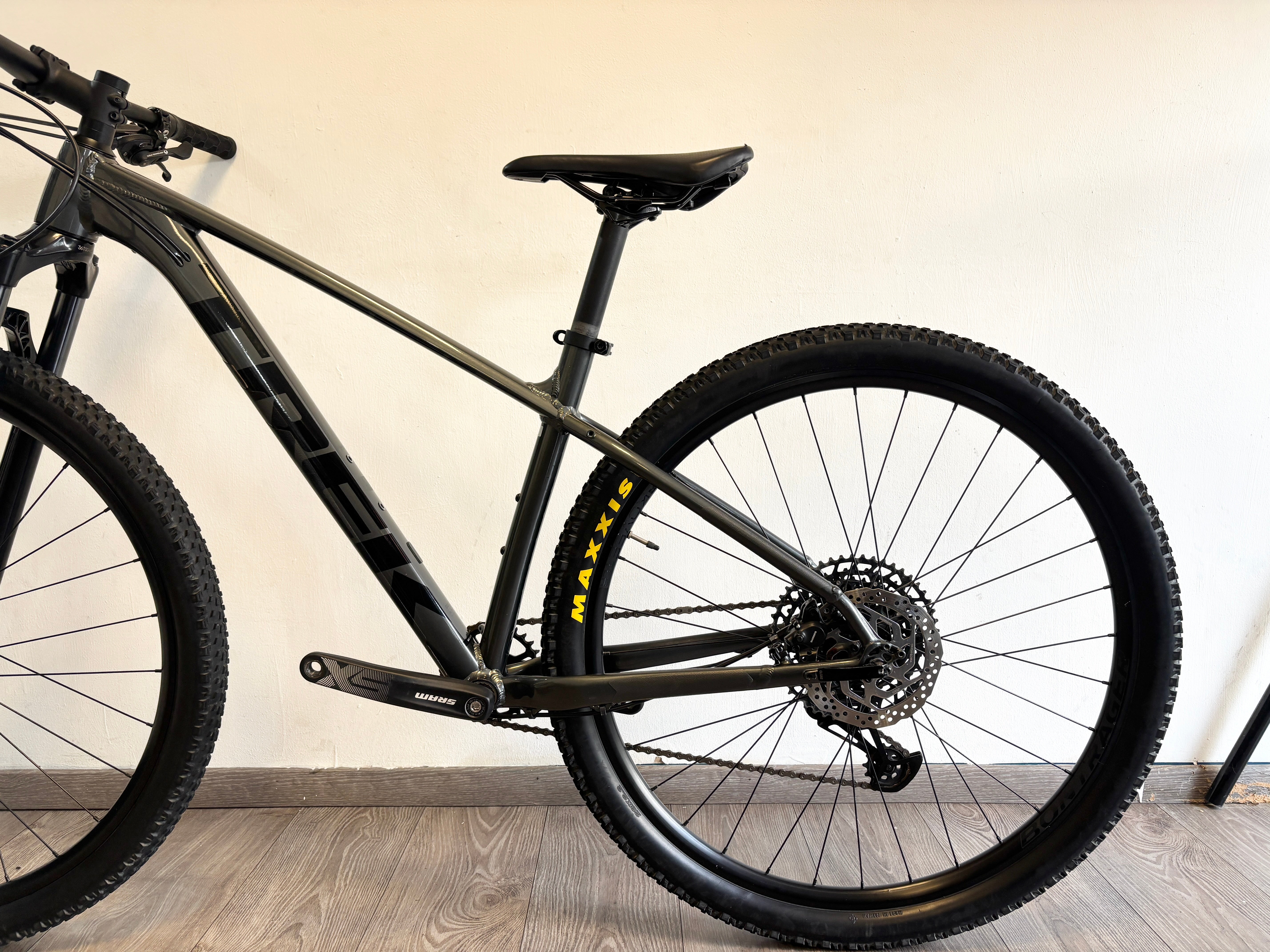 TREK X CALIBER 8